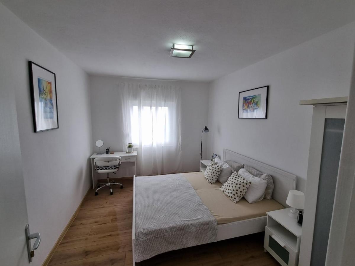 Apartmani Mali Selce Exteriör bild