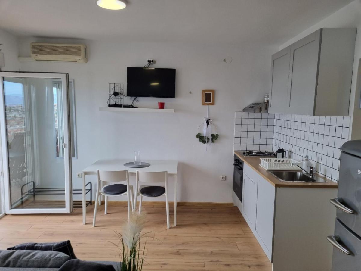 Apartmani Mali Selce Exteriör bild
