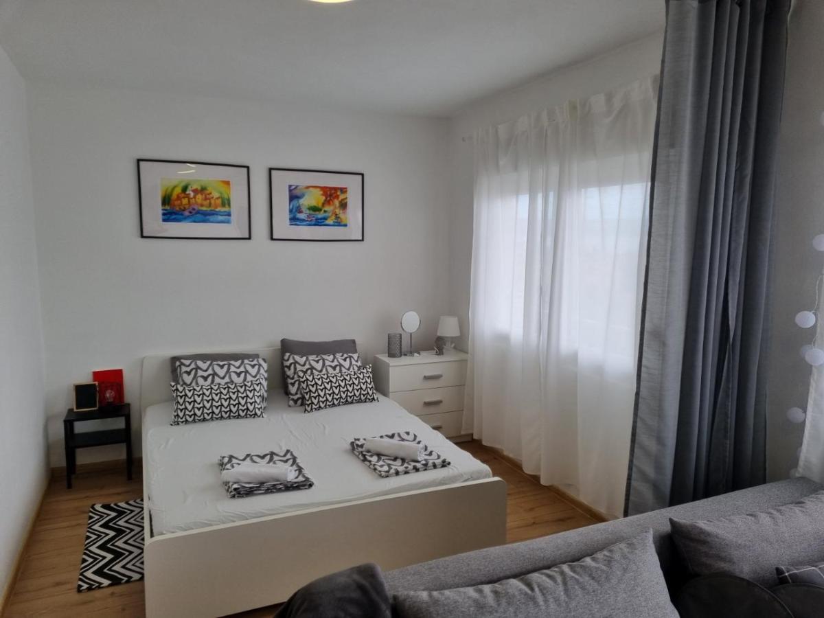 Apartmani Mali Selce Exteriör bild