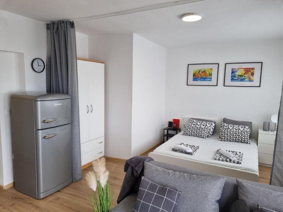 Apartmani Mali Selce Exteriör bild