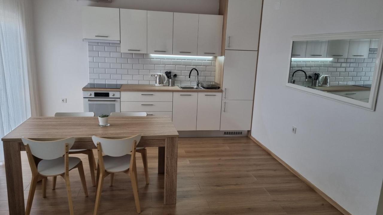 Apartmani Mali Selce Exteriör bild