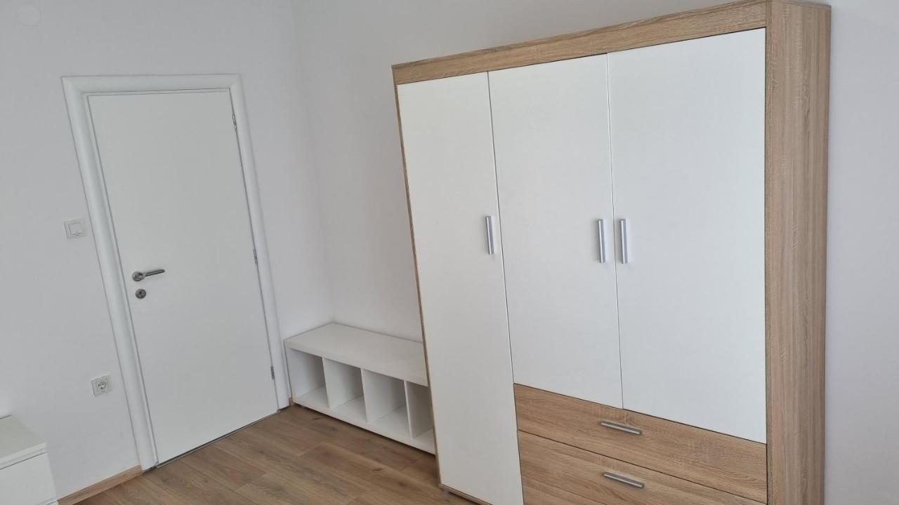 Apartmani Mali Selce Exteriör bild