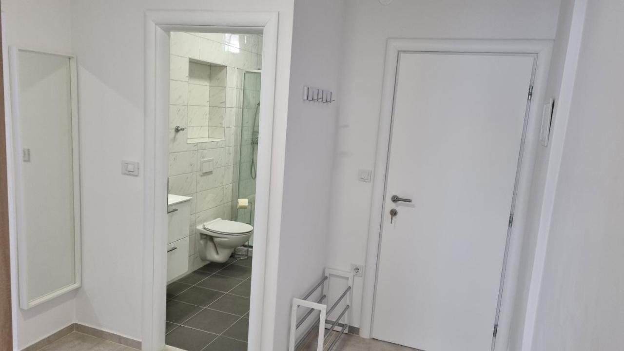 Apartmani Mali Selce Exteriör bild